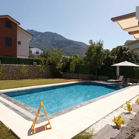 Villa Cesur 2 *